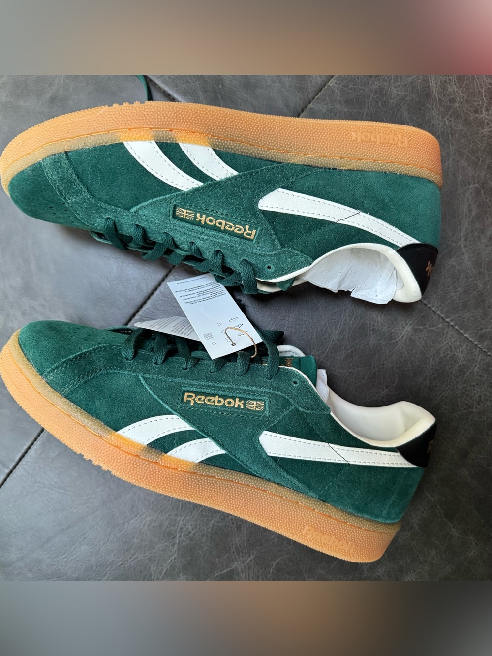 Reebok Suede Low-Top Sneakers with Gum Sole collegiate green 11.5 women /10Mens - Picture 5 of 15